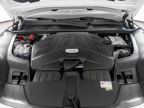 Used 2023 Porsche Cayenne Platinum Edition image 65