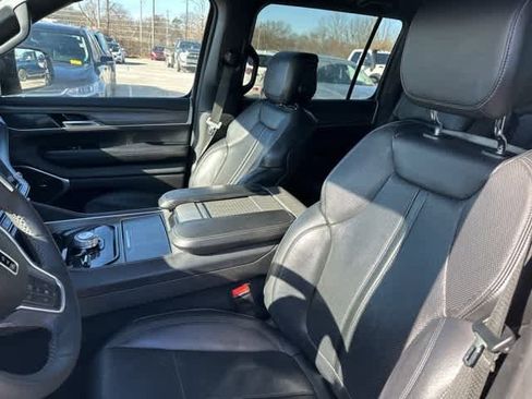 Used 2024 Jeep Wagoneer Series II image 4