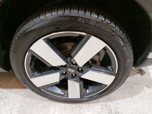 Used 2024 Hyundai Santa Fe Limited image 35