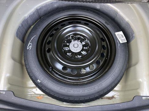 Certified 2020 Toyota Camry LE image 25