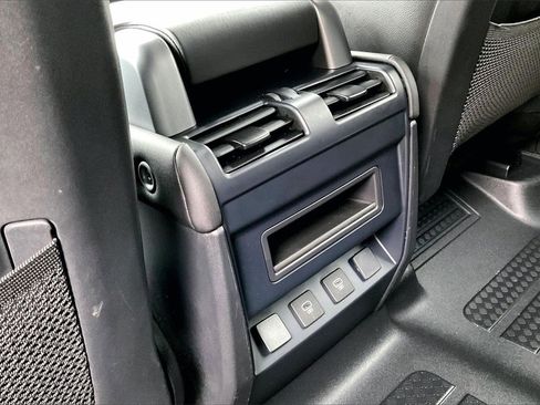 Used 2024 Land Rover Defender 110 S image 10