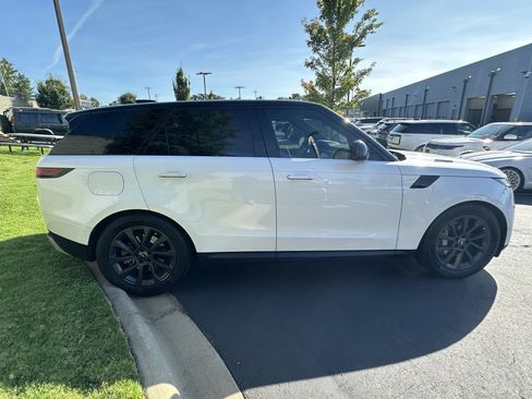 Used 2024 Land Rover Range Rover Sport SE AWD/4WD image 32