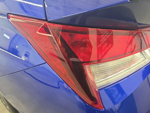 Certified 2025 Hyundai Elantra Sport FWD image 34