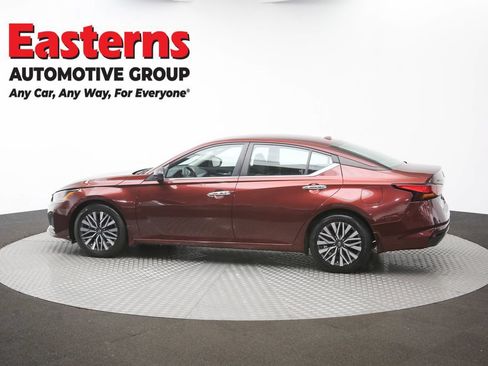 Used 2024 Nissan Altima 2.5 SV FWD image 59