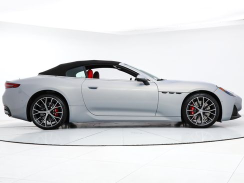 Certified 2026 Maserati GranCabrio Modena AWD/4WD image 5