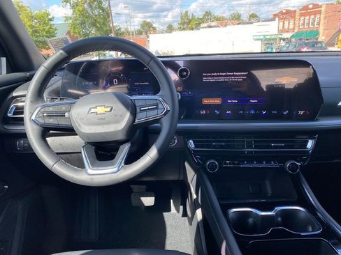 New 2026 Chevrolet Traverse LT image 13