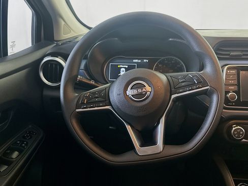 Used 2025 Nissan Versa SV w/ Trunk Package image 18