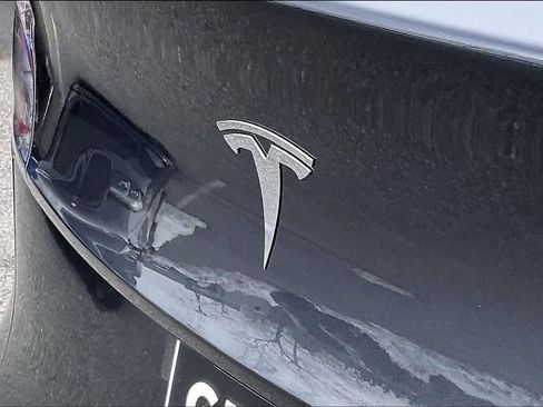 Used 2024 Tesla Model Y Long Range image 33