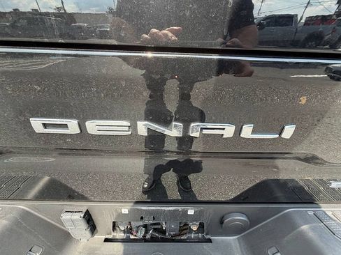 Certified 2023 GMC Sierra 1500 Denali w/ Denali Reserve Package AWD/4WD image 18