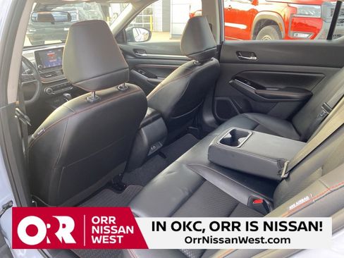 Used 2023 Nissan Altima 2.5 SR image 17