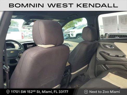 Used 2022 Chevrolet Traverse LS image 18