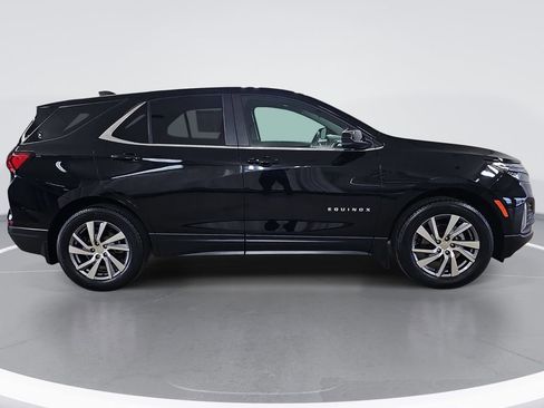 Used 2024 Chevrolet Equinox LT AWD/4WD image 2