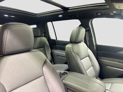 New 2026 Chevrolet Traverse LT w/ Sun and Wheel Package AWD/4WD image 33