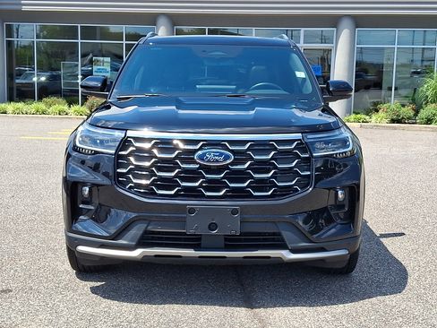 Certified 2025 Ford Explorer Platinum w/ LUX Leather Package AWD/4WD image 3