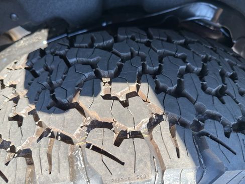 New 2025 Ford Bronco Badlands image 9