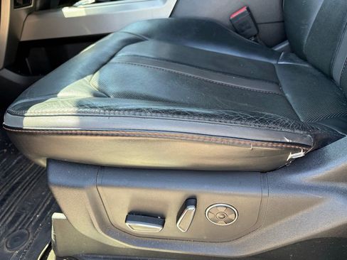 Used 2019 Ford F150 Platinum w/ Equipment Group 701A Luxury AWD/4WD image 5