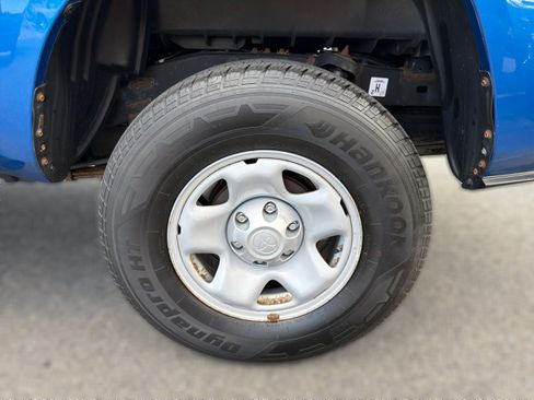 Used 2018 Toyota Tacoma SR5 AWD/4WD image 24