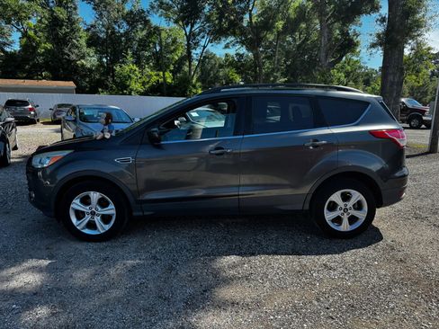 Used 2016 Ford Escape SE w/ Equipment Group 201A FWD image 2