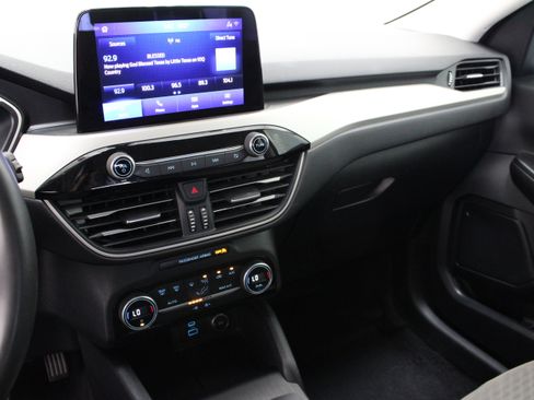 Used 2021 Ford Escape SE w/ SE Sport Appearance Package FWD image 16