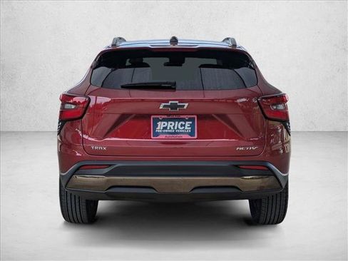 Used 2024 Chevrolet Trax ACTIV FWD image 7