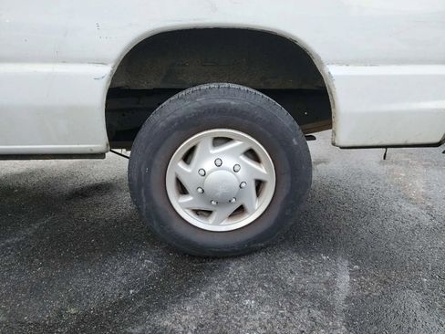 Used 2011 Ford E-250 and Econoline 250 image 14