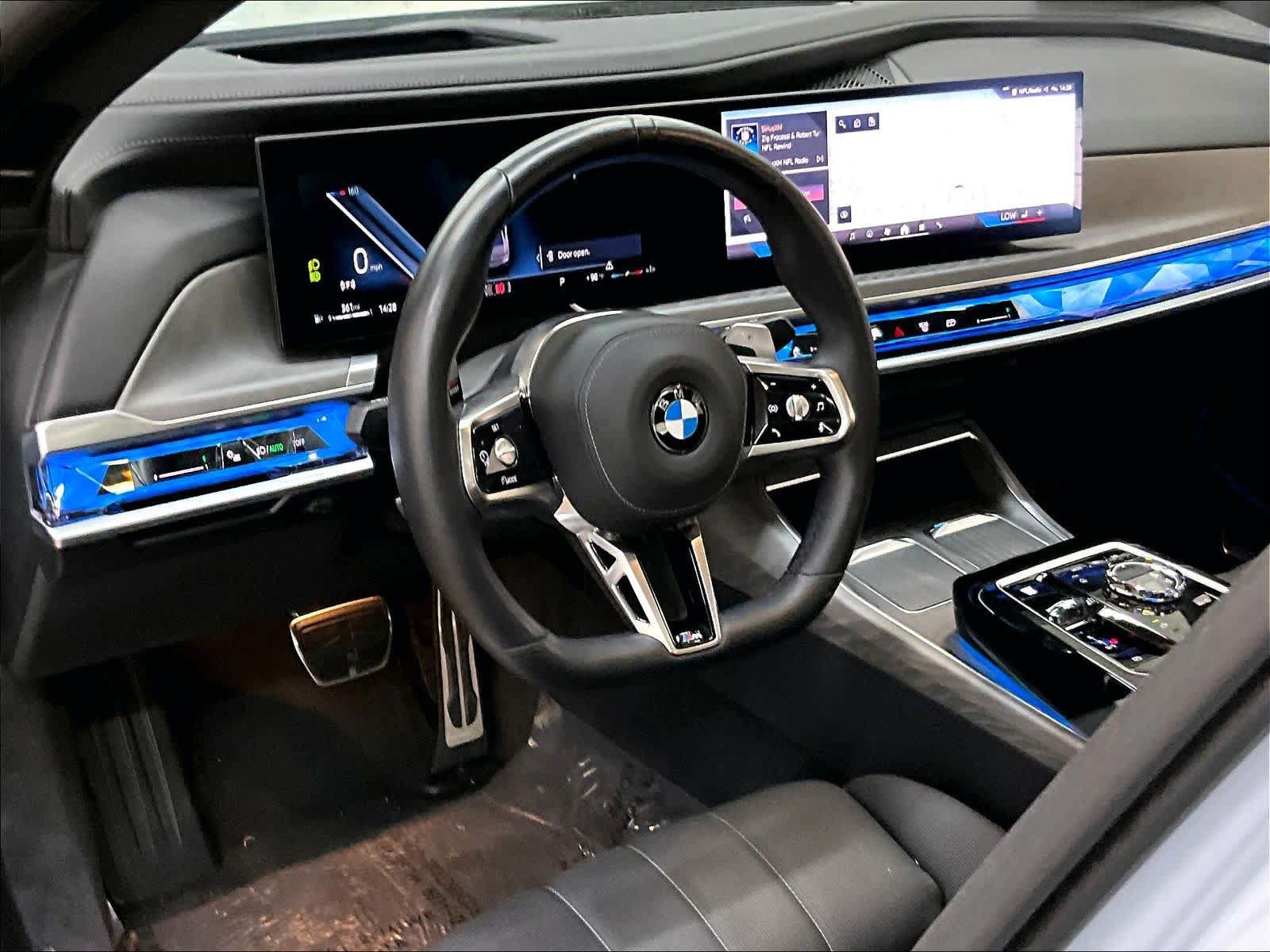 Used 2025 BMW 760i xDrive AWD/4WD image 19