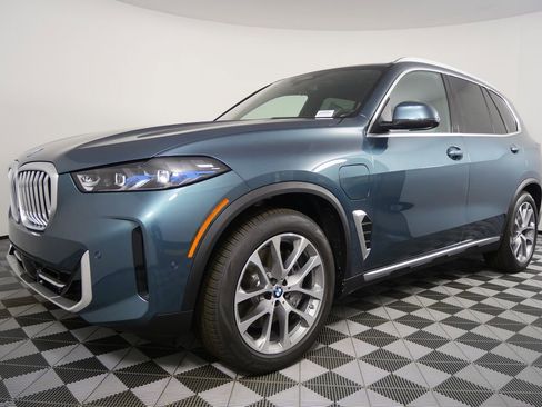Used 2026 BMW X5 xDrive50e w/ Premium Package AWD/4WD image 7