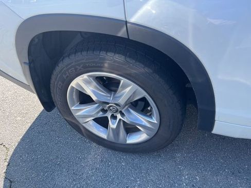 Used 2017 Toyota Highlander Limited image 9