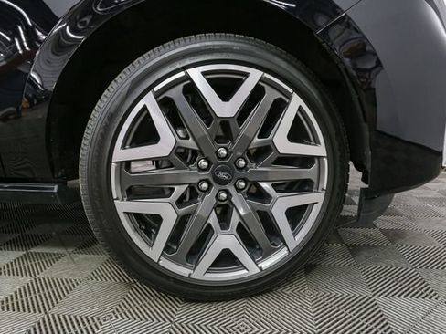 Used 2026 Ford Expedition Max Platinum w/ Platinum Ultimate Package AWD/4WD image 15