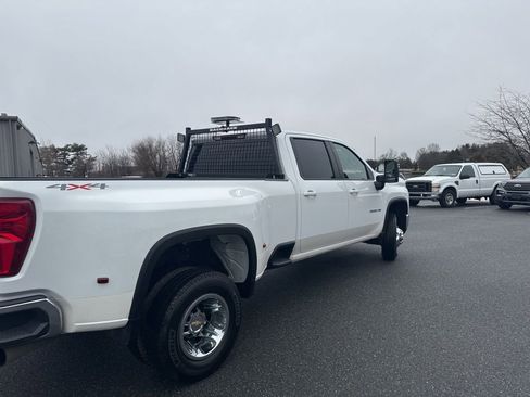 Used 2024 Chevrolet Silverado 3500 LT w/ Convenience Package image 6