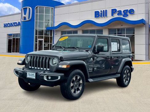 Used 2018 Jeep Wrangler Unlimited Sahara AWD/4WD image 2