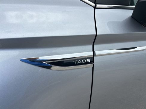 Used 2024 Volkswagen Taos SE image 18
