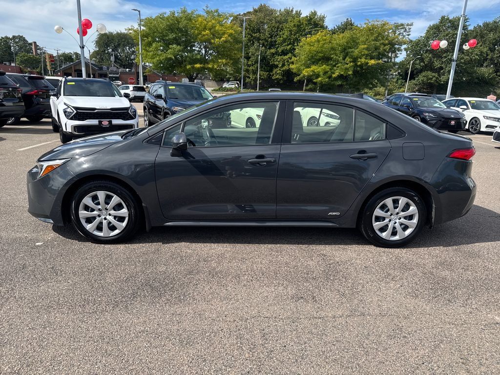 Used 2025 Toyota Corolla LE AWD/4WD image 4