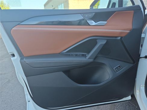 New 2026 Volkswagen Tiguan SEL R-Line image 14