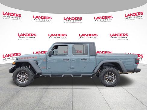 Used 2024 Jeep Gladiator Mojave w/ Technology Group AWD/4WD image 6