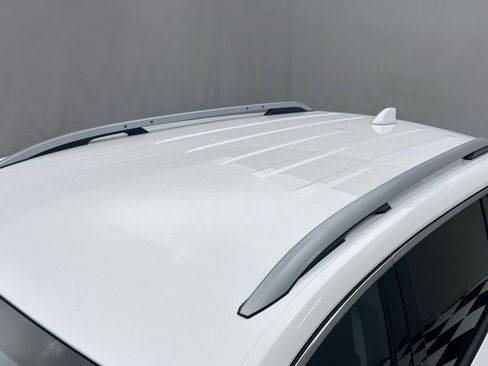 Used 2023 GMC Terrain SLT image 9