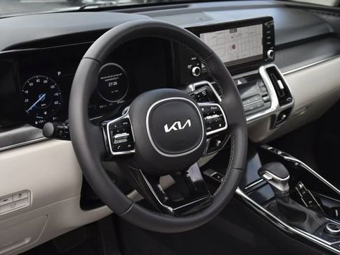 Used 2023 Kia Sorento SX AWD/4WD image 21