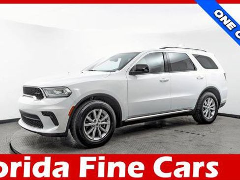 Used 2023 Dodge Durango SXT image 1