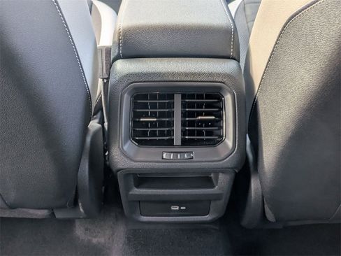Used 2025 Volkswagen Taos SE image 24