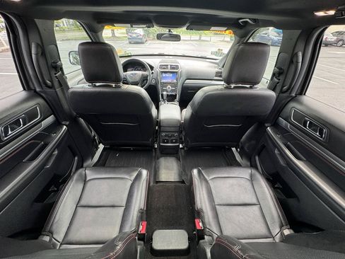 Used 2019 Ford Explorer Sport w/ Equipment Group 401A AWD/4WD image 17
