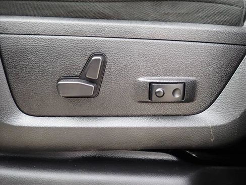 Used 2024 RAM 2500 Big Horn w/ Off Road Package image 11