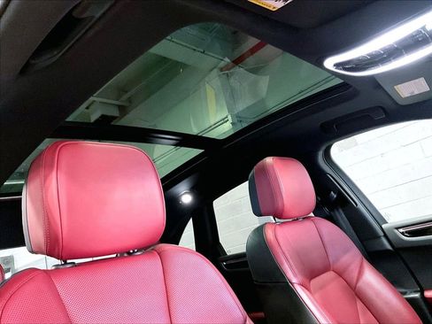 Certified 2023 Porsche Macan S image 27