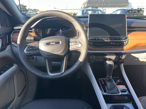 Used 2023 Jeep Compass Limited w/ Elite Group image 15