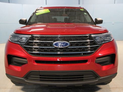 Used 2022 Ford Explorer XLT image 24