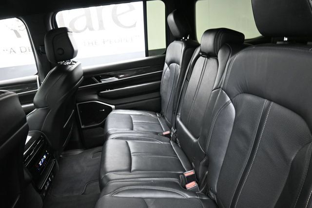 Used 2022 Jeep Wagoneer Series II AWD/4WD image 23