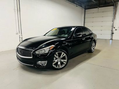 Used 2016 INFINITI Q70 3.7 w/ Deluxe Touring Package