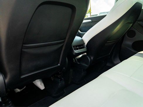 Used 2023 Tesla Model Y AWD image 21