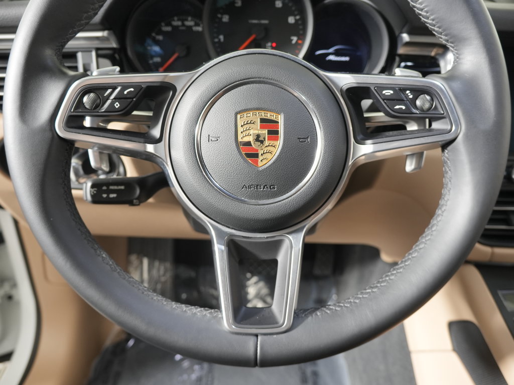 Certified 2020 Porsche Macan AWD/4WD image 25