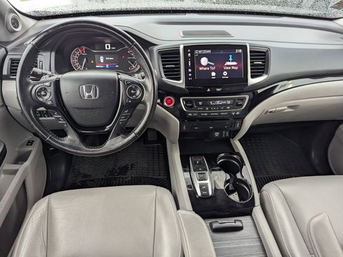 Used 2017 Honda Pilot Touring image 30