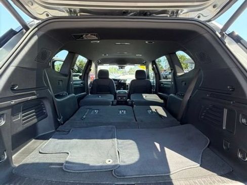 Used 2026 GMC Acadia Elevation w/ Elevation Premium Package AWD/4WD image 30
